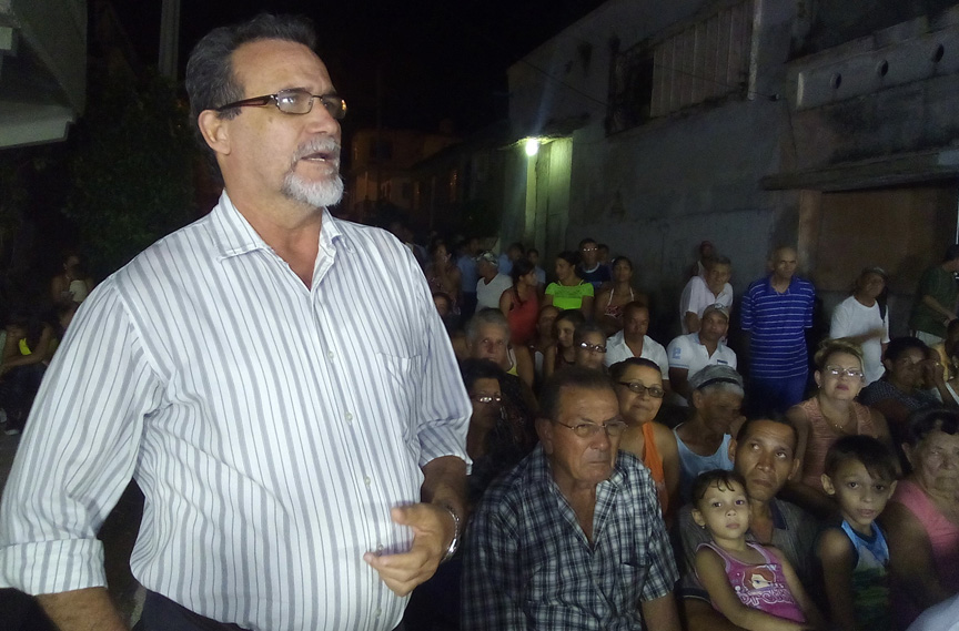 Delegados del Poder Popular en Manzanillo continúan rindiendo cuenta a sus electores // Foto Eliexer Peláez