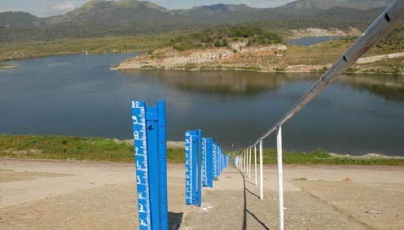 Desde noviembre de 2016 hasta enero del presente año, 120 municipios, de los 169 en Cuba, sufrieron afectaciones por la sequía, la cual mantiene tendencia ascendente. Foto: ACN.