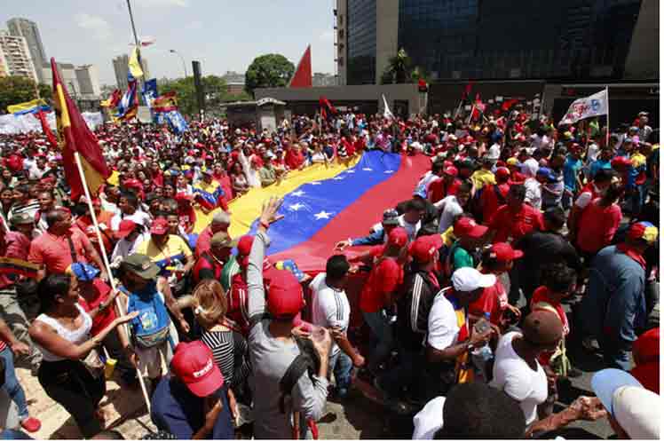 Venezolanos alertas ante libreto golpista // Foto PL