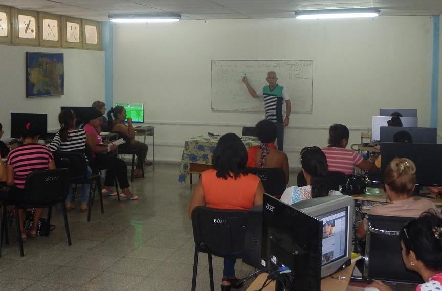 Desarrollan taller de publicación científica // Foto Lilian Salvat