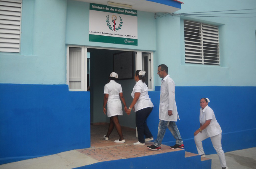 El laboratorio está ubicado en la calle Caridad esquina a Martí // Foto Lilian Salvat