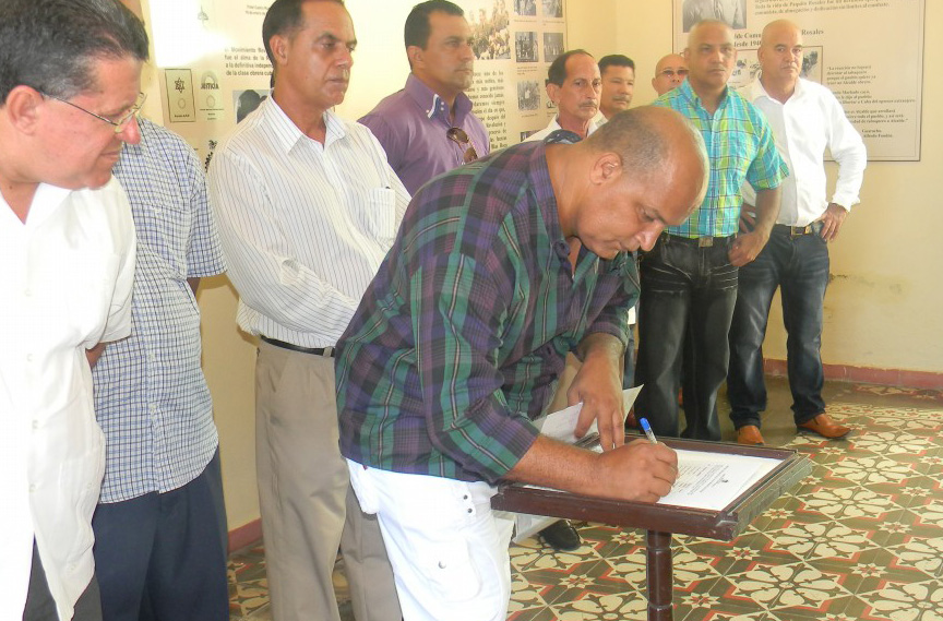 Constituida la comisión electoral en Manzanillo // Foto Lilian Salvat