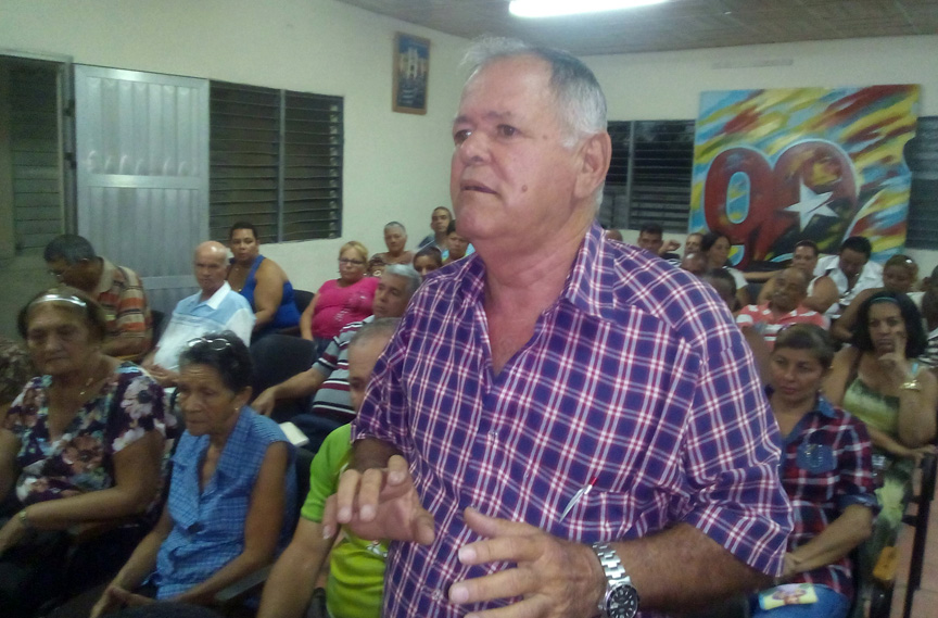 Sesionó en Manzanillo pleno municipal de los CDR // Foto Eliexer Peláez