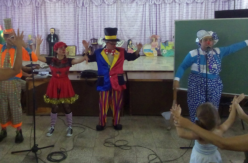 Presentación en el Hospital Pediátrico Hermanos Cordovés // Foto Eliexer Peláez