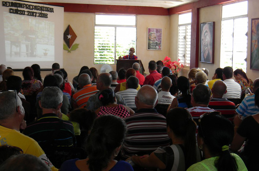 Realizan seminario de preparación del curso escolar 2017-2018  // Foto José Vicente Santos