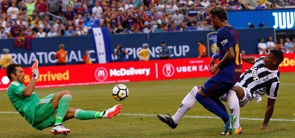 Neymar marcó un doblete ante la Juventus y le dio el triunfo al FC Barcelona en su primer partido amistoso de esta pretemporada. Foto: Reuters.