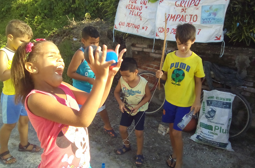 Día de los niños en barrio manzanillero // to Eliexer Peláez