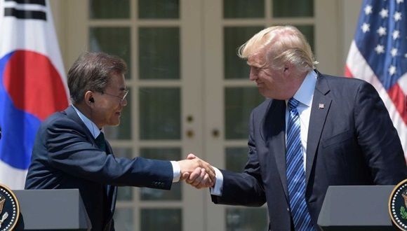 En una declaración conjunta, Trump abogó por el “diáologo”, empero antes dijo: “La paciencia mantenida durante años por EE.UU. ha tocado a su fin”. Foto: ABC.