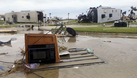 El huracán tocó tierra en Rockport, una ciudad costera de casi 9.000 habitantes que hoy amaneció desolada con calles convertidas en auténticos ríos.