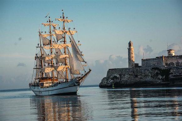 Arribo del Buque Escuela Guayas de la armada de la República del Ecuador, al Puerto de La Habana, en visita oficial, el 12 de agosto de 2017. Foto: Marcelino Vázquez/ ACN.