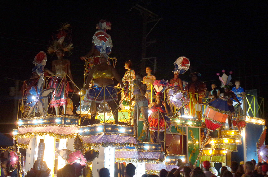 Las Voluminosas en el Carnaval Manzanillo 2017 // Foto Marlene Herrera