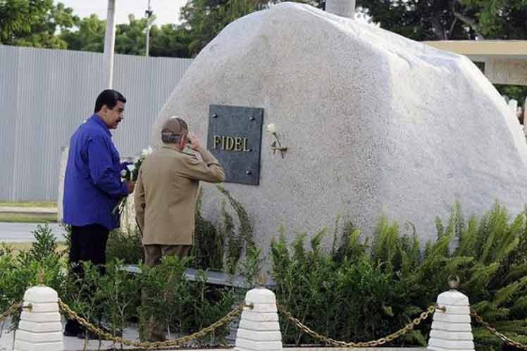 Presidente venezolano rinde tributo en Cuba a Martí y Fidel Castro