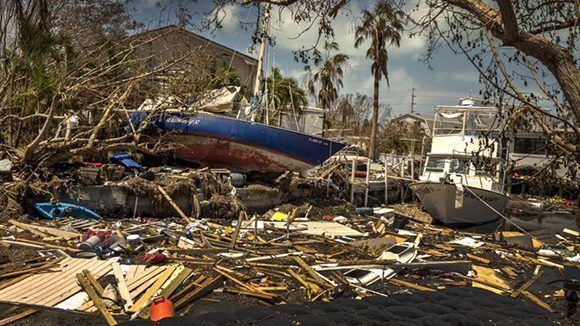 A los fallecidos en Florida y el Caribe, donde Irma dejó un saldo de al menos 38 víctimas mortales, hay que añadir la muerte de cuatro personas en Carolina del Sur y al menos otras dos en el estado de Georgia. Foto: EFE.