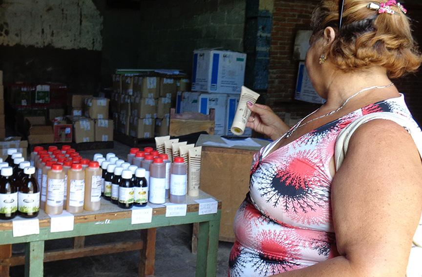 Comercializa Labiofan productos que pueden sustituir los fármacos químicos   // Foto Marlene Herrera
