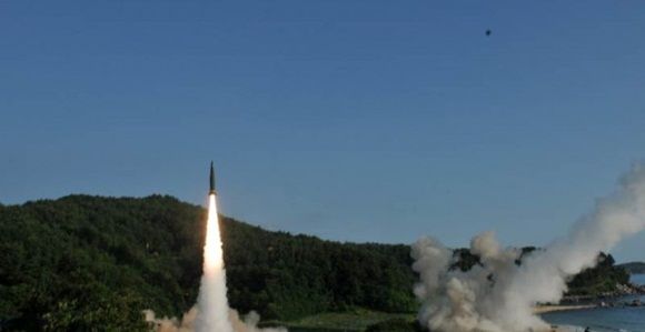 Lanzamiento del misil de Estados Unidos y Corea del Sur. Foto: REUTERS