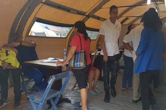 El hospital está instalado en el campo de un estadio deportivo de Ixtepec facilitado por la municipalidad