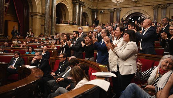 Parlamentarios catalanes votaron para formar la República Catalana como un estado independiente y soberano. Foto: David Ramos / Getty Images

