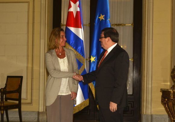 Federica Mogherini, Alta Representante de la Unión Europea para Asuntos Exteriores y Política de Seguridad y vicepresidenta de la Comisión Europea, durante un encuentro con el Canciller cubano Bruno Rodríguez Parrilla. Foto: Roberto Garaicoa Martínez/ Cubadebate.