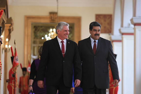 Díaz-Canel y Maduro en el Palacio de Miraflores. Foto: @PresidencialVen/ Twitter. 