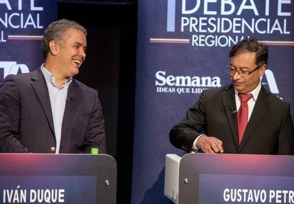 Gustavo Petro (der.) es el candidato de la izquierda con más posibilidades en las venideras elecciones en Colombia. Iván Duque (izq.) es el representante de la ultraderecha que comanda Álvaro Uribe. Foto: Getty Images