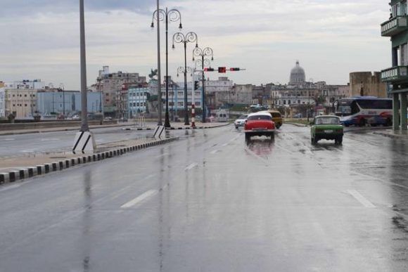 Lluvias en La Habana asociadas a la tormenta subtropical Alberto. Foto: Alejandro Rodríguez/ ACN.