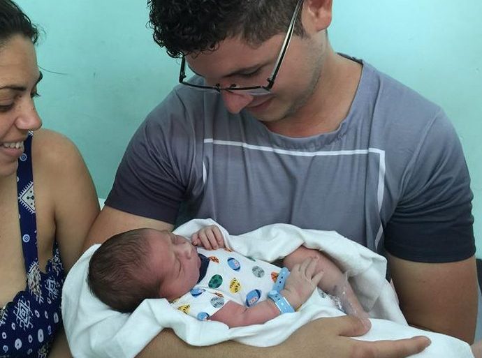 La felicidad de ser padre // Foto tomada de Facebook