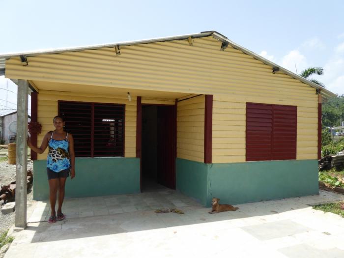 Casas de tabla de palma tras Huracan Matthew