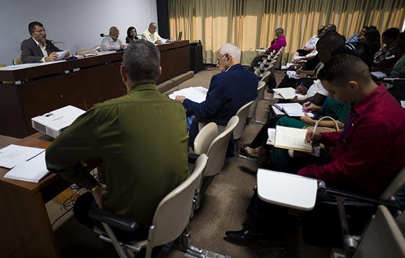Comisión de Asuntos Económicos de la Asamblea Nacional del Poder Popular. Foto: Irene Pérez/ Cubadebate.