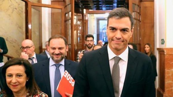 Socialista Pedro Sánchez nuevo presidente del Gobierno de España