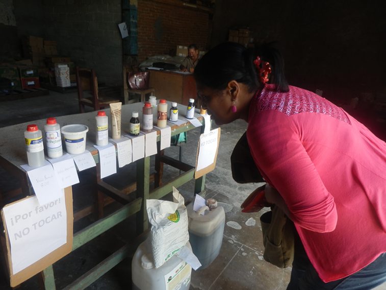 La Empresa Comercializadora de LABIOFAM aquí cuenta con dos puntos de venta ubicados en Avenida Primero de Mayo entre las calles León y Astillero, atiende a la población interesada, de lunes a viernes en horario laboral y en igual tiempo lo hace el de Calixto García entre Martí y Mártires de Viet Nam // Foto Lilian Salvat