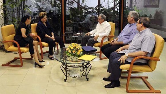 Encuentro de Raúl y Díaz-Canel con Dilma, al que también asistió el canciller cubano. Foto: Estudios Revolución.