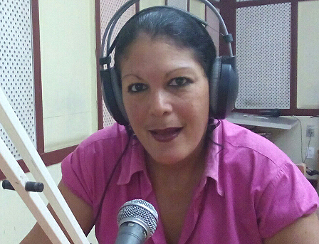 Annia Pacheco Palomares, periodista manzanillera // Foto Eliexer Peláez