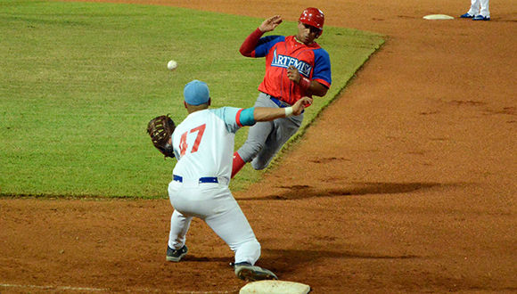 Ciego por revivir glorias cercanas en el béisbol cubano. Foto: Osvaldo Gutiérrez/ ACN / Archvo