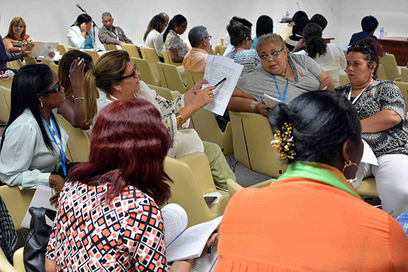 Diputados estudian Anteproyecto de Reforma Constitucional en Cuba. Foto: Tony Hernández Mena/ ANPP/ Cubadebate.