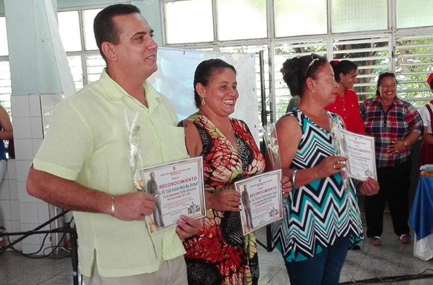 El círculo infantil La Edad de Oro, la escuela especial Francisco Vicente Aguilera, el instituto preuniversitario Julio Antonio Mella entre los colectivos Destacados // Foto Marlene Herrera
