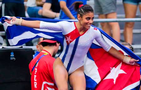 Marcia Vidiaux Jiménez se reveló ante las participantes en el all around individual femenino para coronarse como la gimnasta más completa