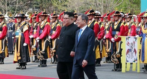 En abril, los líderes de Corea del Sur y Corea del Norte se reunieron en una histórica cumbre. Foto: EFE.