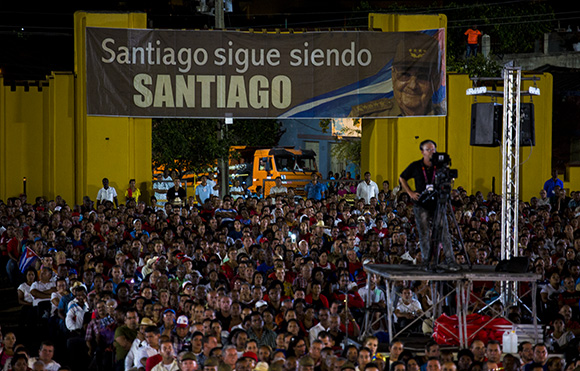 Santiago de Cuba se levanta para celebrar el Día de la Rebeldía Nacional. Foto: Irene Pérez/ Cubadebate.