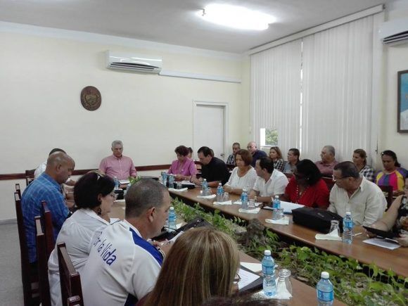 El Presidente cubano visita la Universidad Central Marta Abreu de Las Villas. Foto: Angélica Paredes