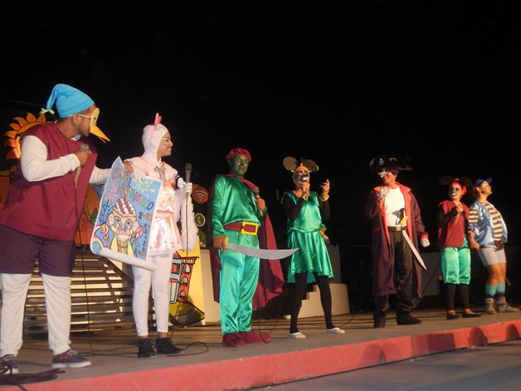 Plín en carnaval fue el título de la gala artístico cultural // Foto Lilian Salvat