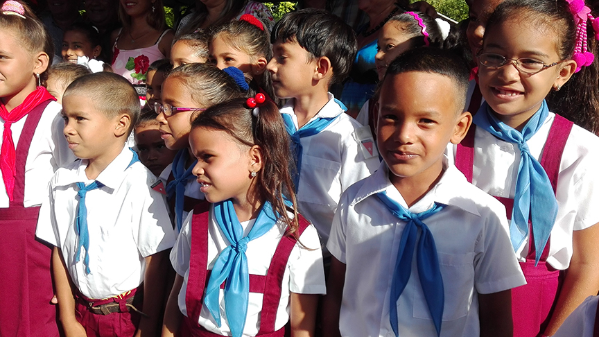 Niños de la comunidad La Demajagua en el acto de inicio de curso 2018 -2019 // Foto Marlene Herrera