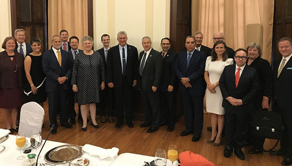 El presidente de los Consejos de Estado y de Ministros, Miguel Díaz-Canel, sostuvo un encuentro con ejecutivos de NASDA. Foto: NASDA.