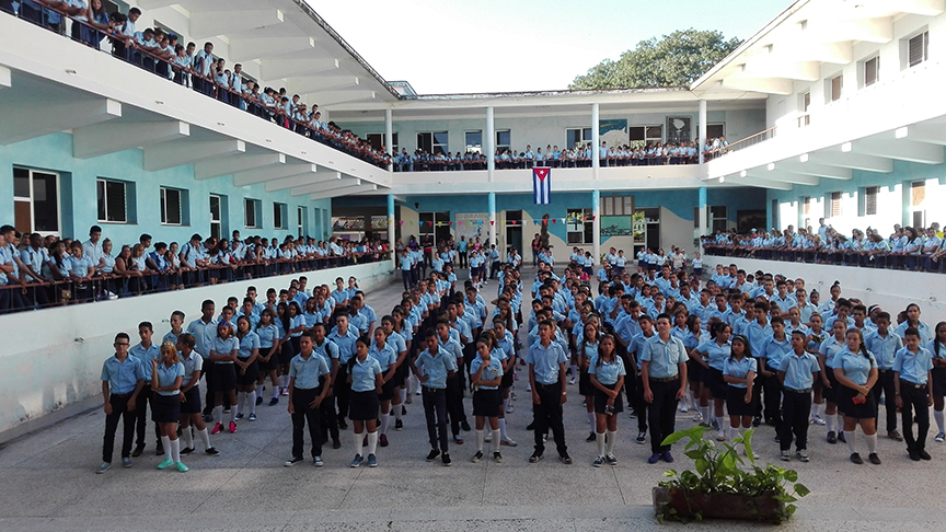 Más de mil estudiantes de décimo grado ingresan hoy a la FEEM  en Manzanillo // Foto Marlene Herrera