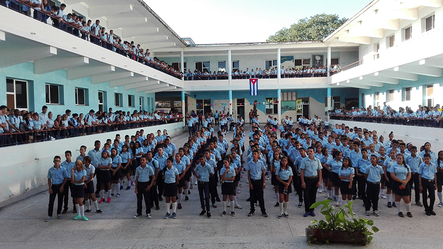 Más de mil estudiantes de décimo grado ingresan hoy a la FEEM en Manzanillo // Foto Marlene Herrera