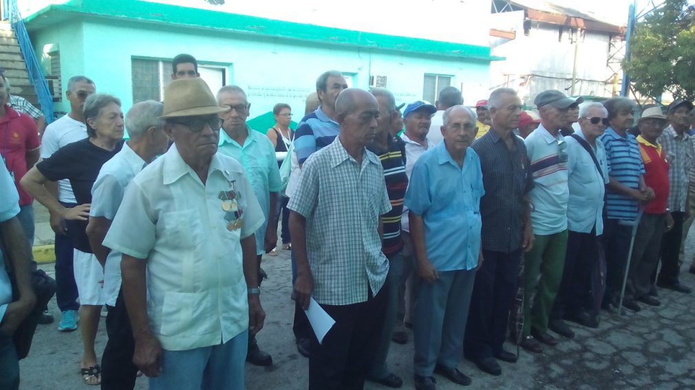Reconocen en Manzanillo a los combatientes de la lucha contra bandidos // Foto Eliexer Peláez