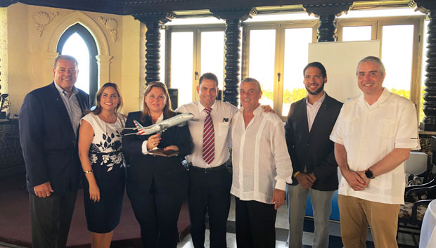 Representantes de Havanatur y American Airlines firmaron un nuevo acuerdo comercial. Foto: Travel Trade Caribbean
