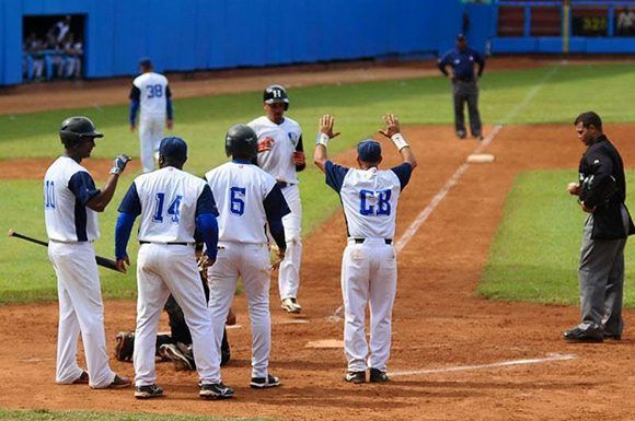 Holguín es uno de los cuatro equipos empatados en la cima. Foto: Nelson Rodríguez/ Cubadebate.