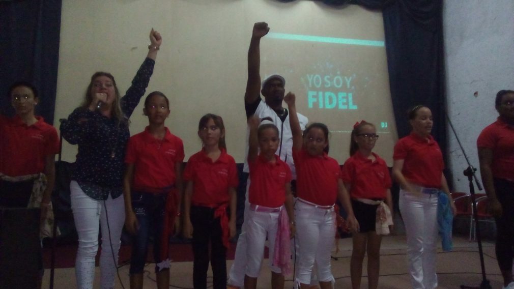 Artistas granmenses dedican homenaje a Fidel en Manzanillo // Foto Eliexer Peláez