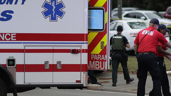 Tres muertos y tres heridos graves en un tiroteo en un estudio de yoga en Florida. Foto: AP.