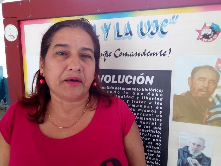 Bárbara Molina Rondón: única educadora de Granma en Congreso de la CTC // Foto Eliexer Peláez
